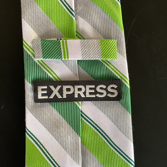 Men's Express Gray & Lime Green Diagonal Striped 100% Silk Tie - Picture 4 of 4